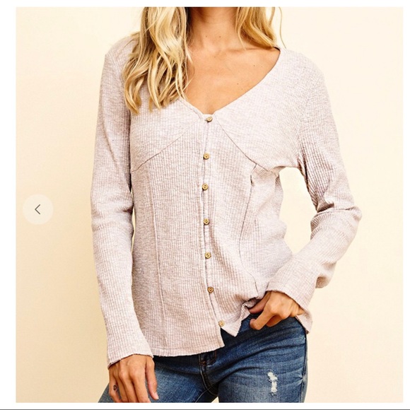 Fall Must Perfect Front loop button ribbed top - Picture 4 of 6